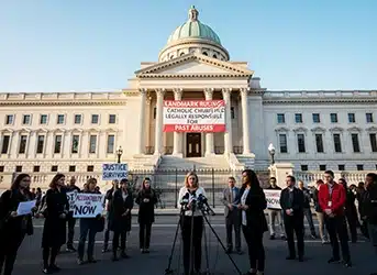 حكم تاريخي يحمل الكنيسة