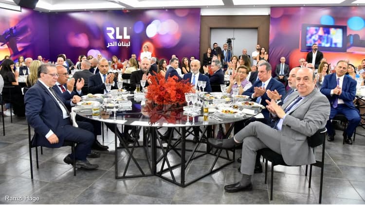 جعجع في العشاء السنوي:المعالجة تبدأ بحلّ السلاح